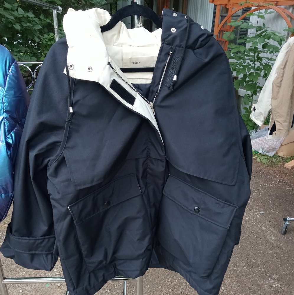 Size medium black nap loungewear coat